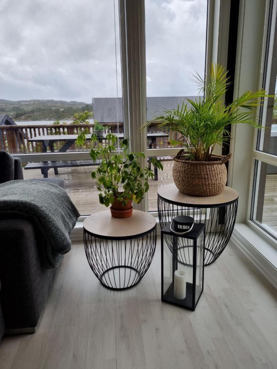 Lovely By The Sea With Hot Tub And Sauna Semesterbostad Forland