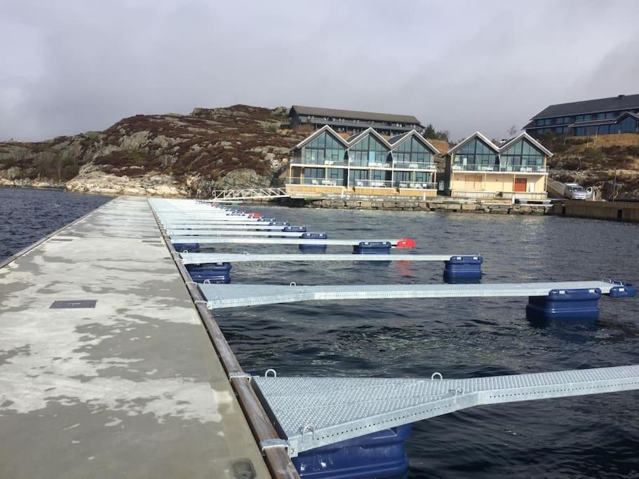 Semesterbostad Lovely By The Sea With Hot Tub And Sauna Forland