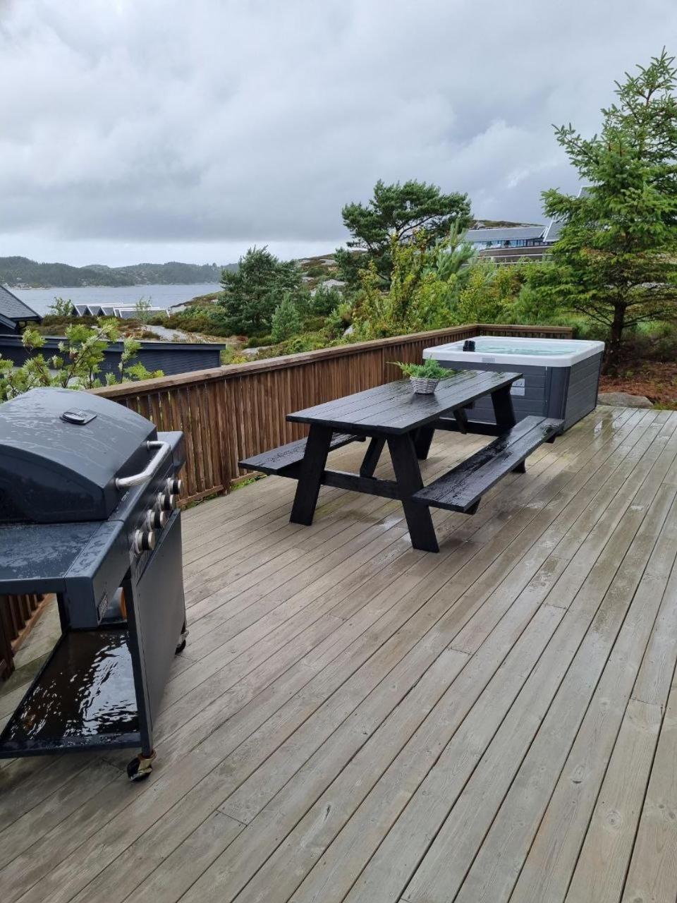 Lovely By The Sea With Hot Tub And Sauna