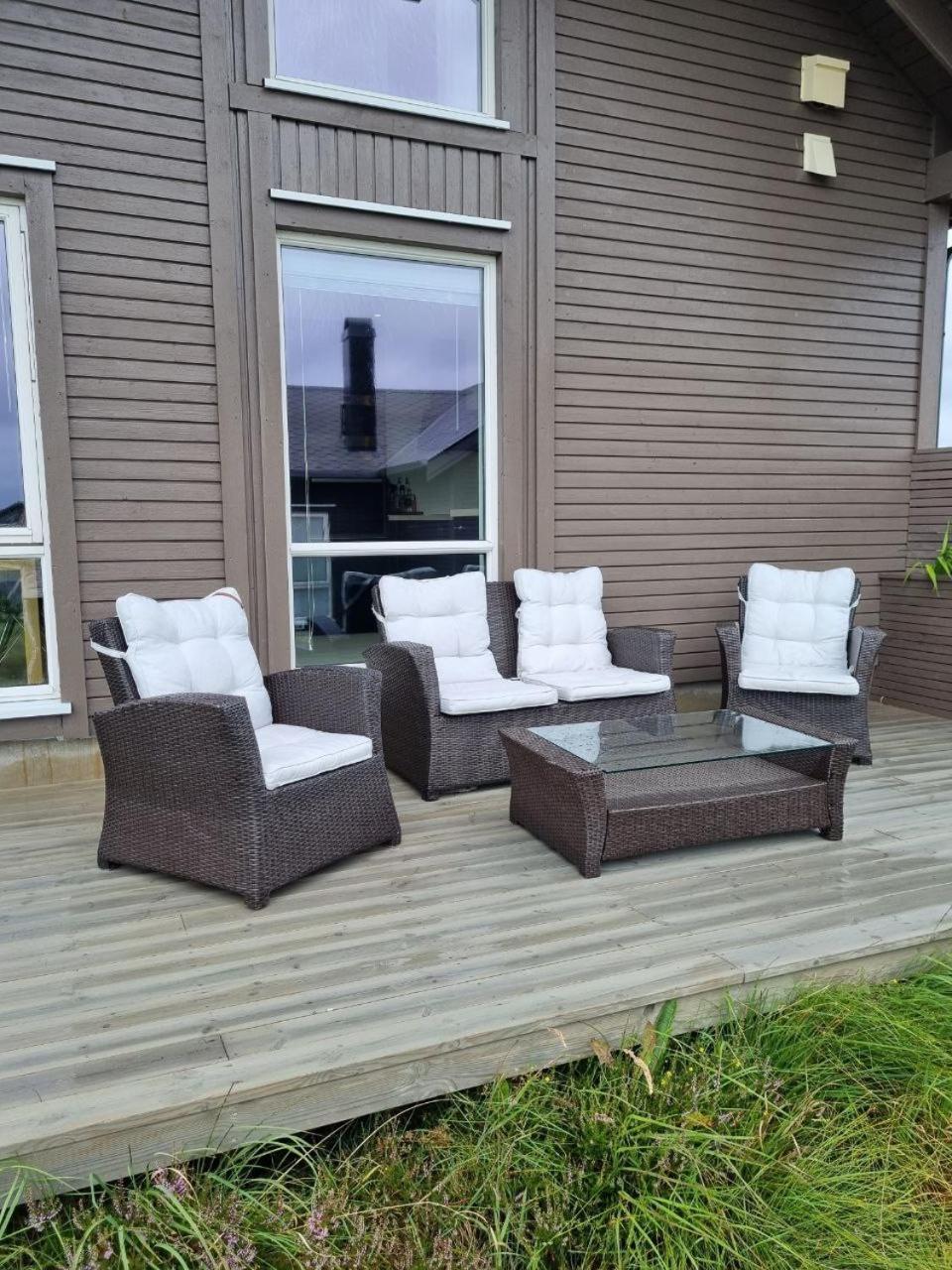Lovely By The Sea With Hot Tub And Sauna Semesterbostad Forland